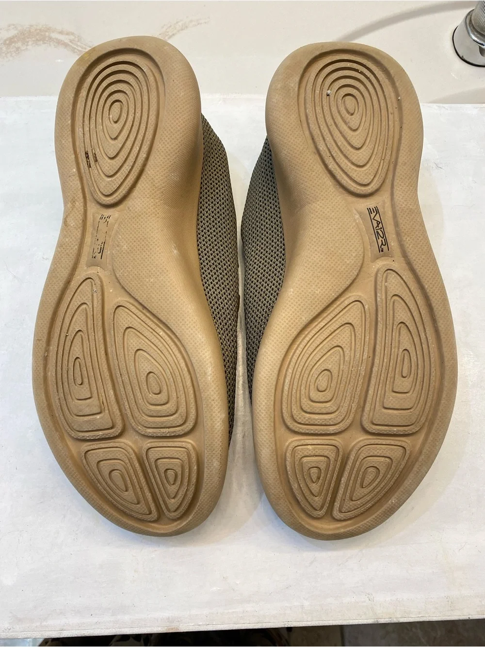 Twisted X Men’s Slip On driving casual loafers Size 11M good condition clean